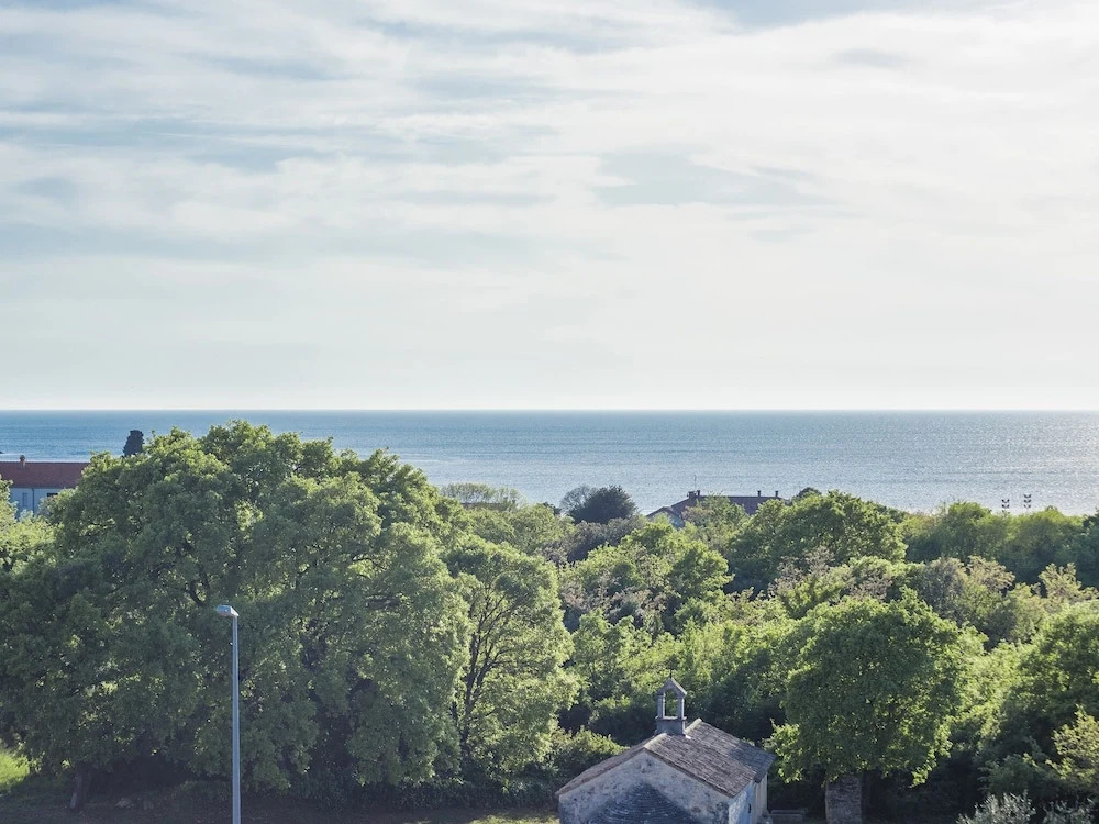 A Beautiful Spacious Apartment for 4 Persons Near the Beach in Rovinj