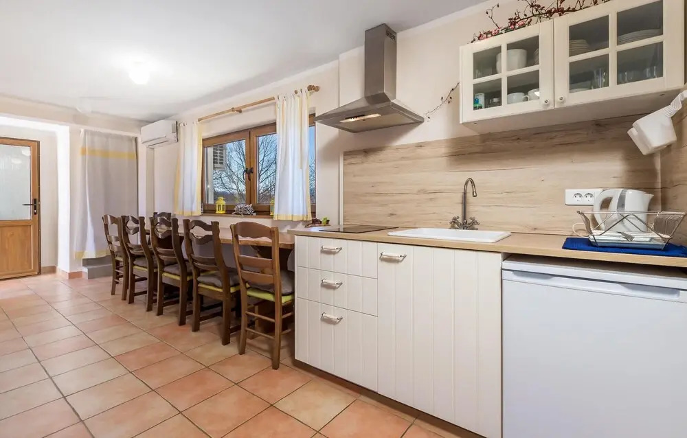 Nice Home In Rakovicko Seliste With Wifi