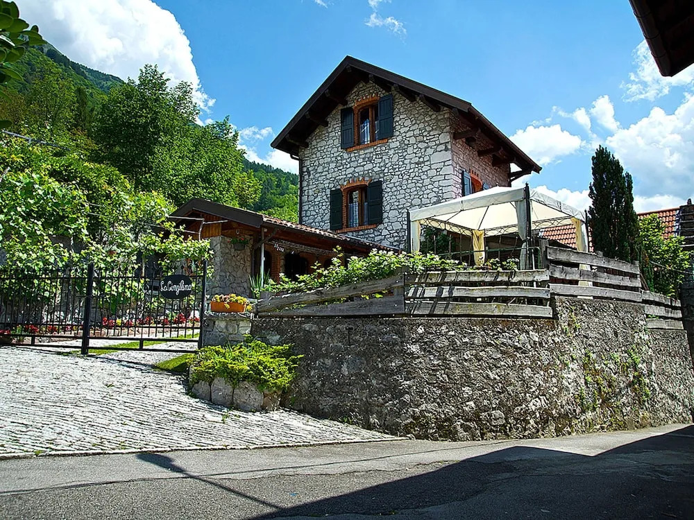 Cottage in Italy with Alpine Fireplace