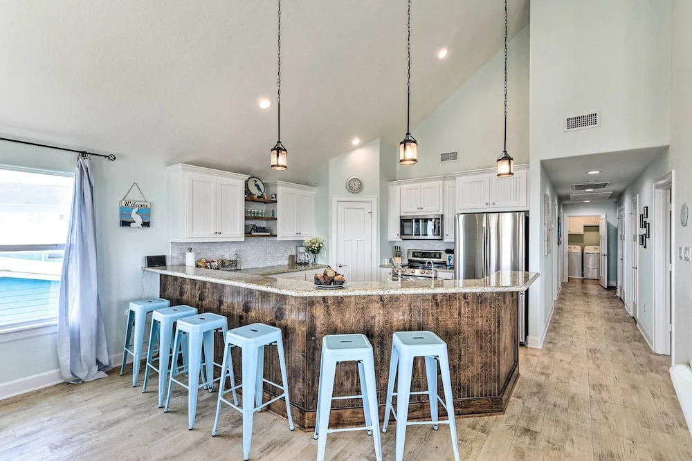 Surfside Beach Home w/ Views, Steps to Shore!