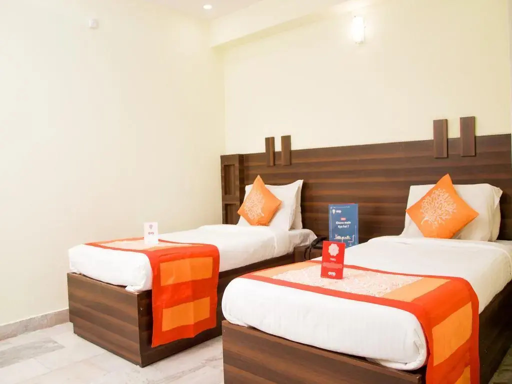 Shree Darshini Guest House by OYO Rooms