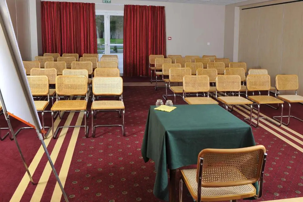 Sure Hotel by Best Western Caen Memorial