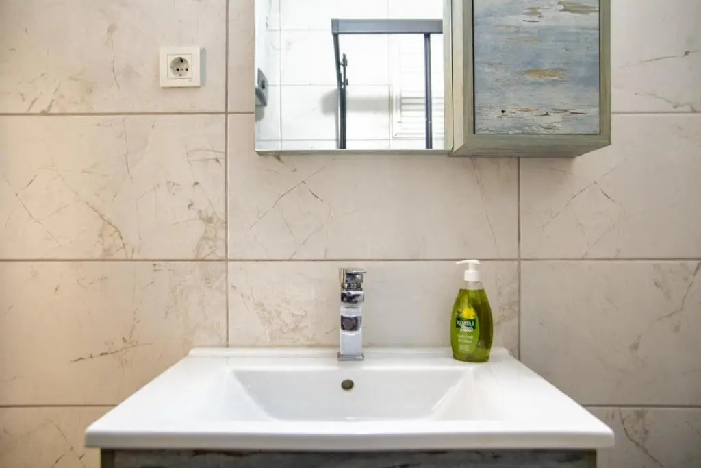 Vibrant and Central Flat in Karsiyaka Near Sea