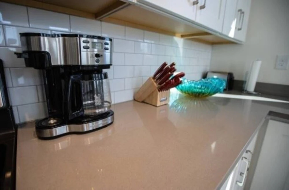 Bright Modern Mins From Downtown Nashville! 2 Bedroom Condo
