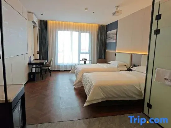 Sakura Light Luxury Hotel (Luohe Xintiandi Pedestrian Street)