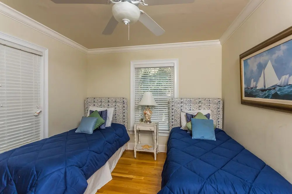 2212 Bruce Drive by Hodnett Cooper