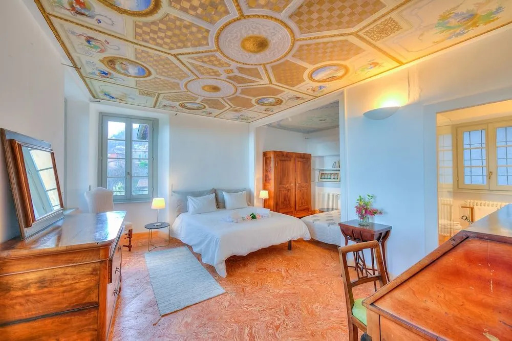 Casa Mirica
