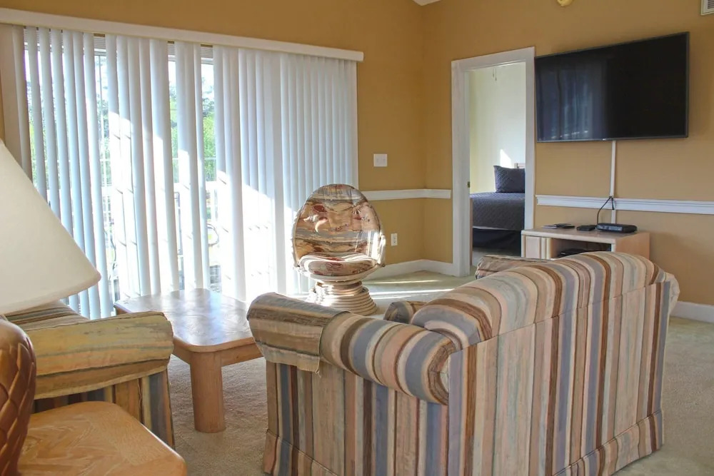 Comfortable & Spacious Villa at Myrtlewood