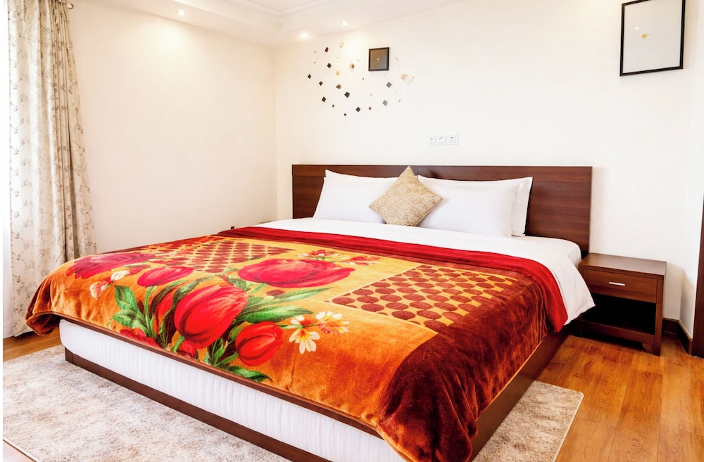 Hotel Kaafal Homestay Mussoorie