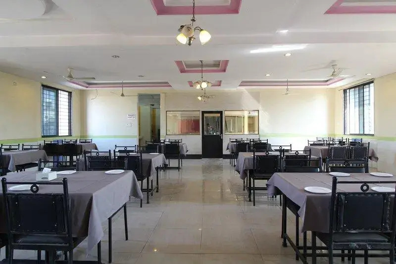 Hotel Mayur By OYO Rooms
