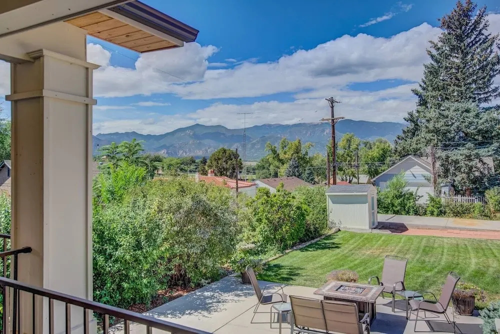 5BR Mnt Viewsdowntown Luxuryfirepit & RV Parking