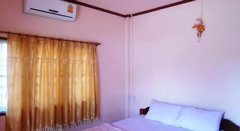 Tha Heua Mai Guesthouse