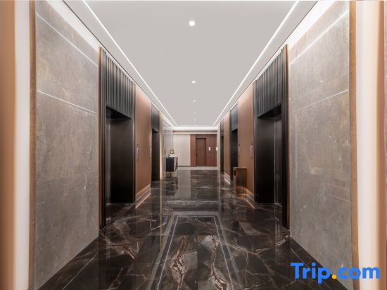 Urumqi LanZun Hotel