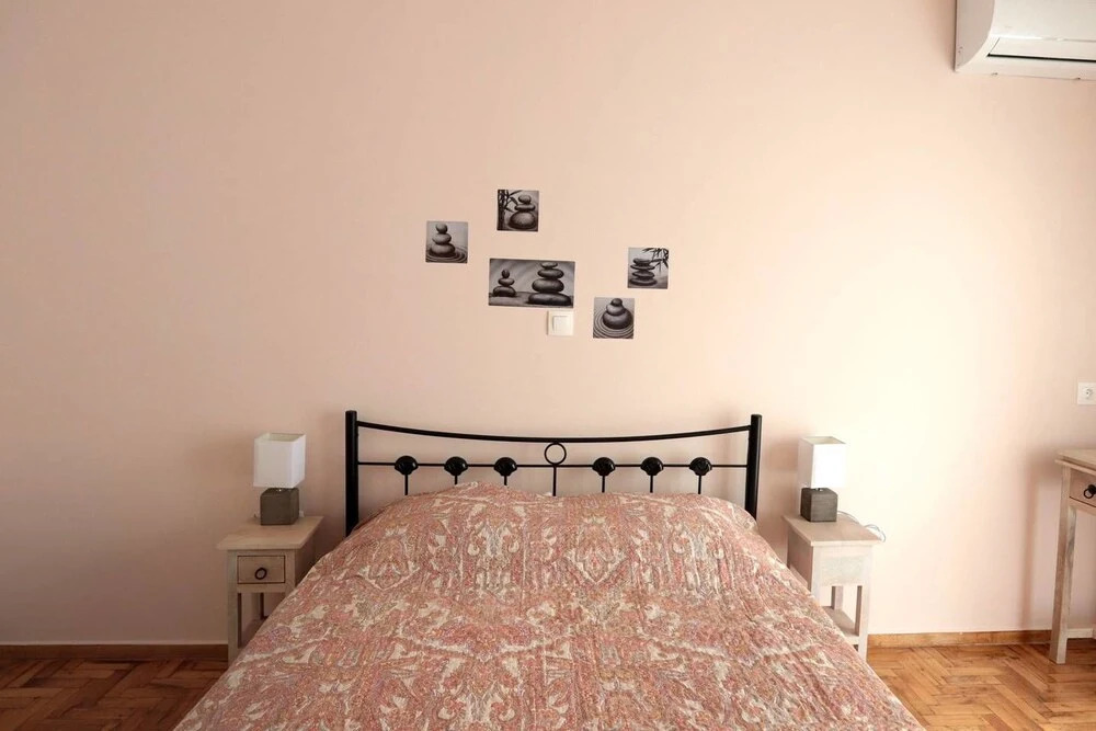 Pale Coloured Apt in Athens Historic Centre
