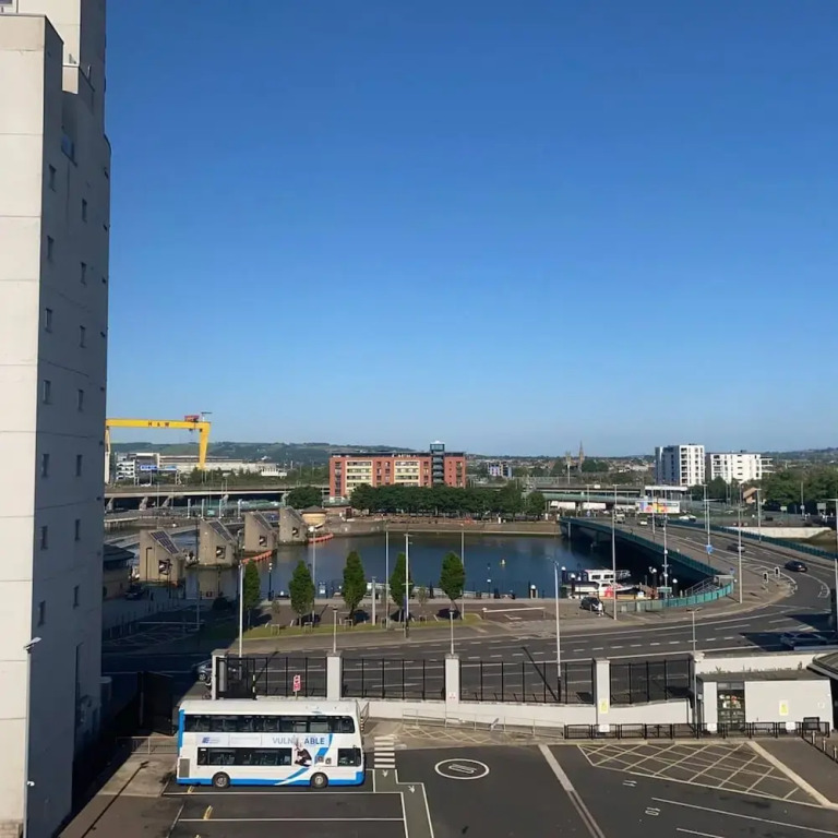 2BR Spacious City Centre Apartment