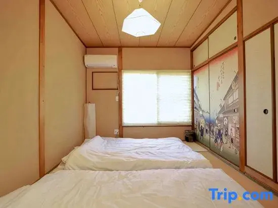 Maximum 7 people/4 minutes walk from station/Convenient transportation/wi-fi/Osaka travel