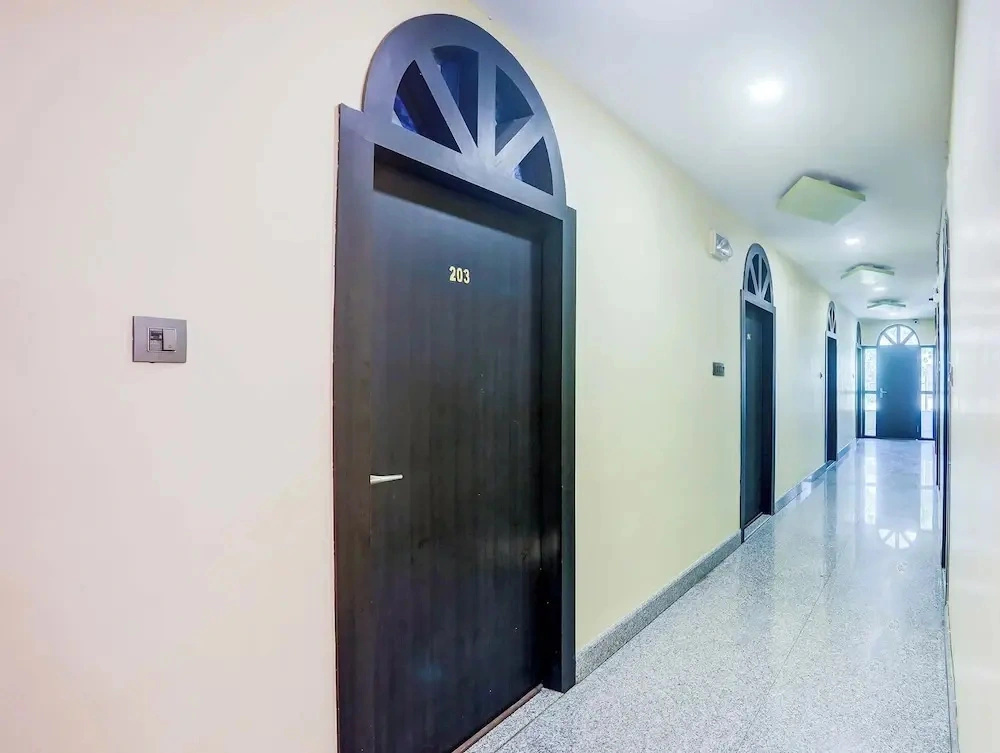 Fabhotel Avante Palace