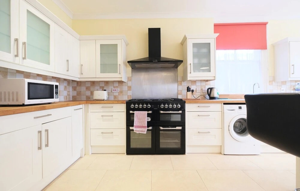 Amazing 3-bedroom Garden Flat for 6 in Ealing