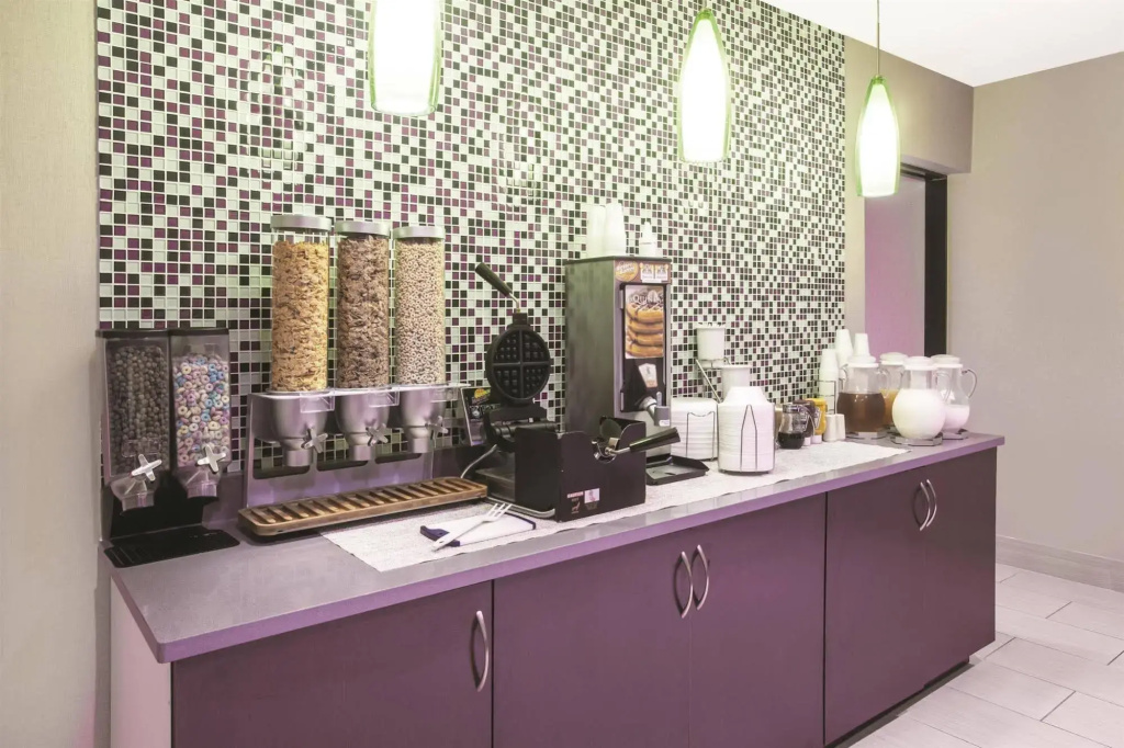 Отель Fairfield Inn & Suites by Marriott Cedar Rapids North