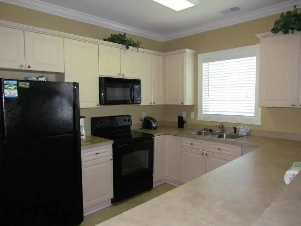 Magnolia Pointe 301 4883 3 Br condo by RedAwning