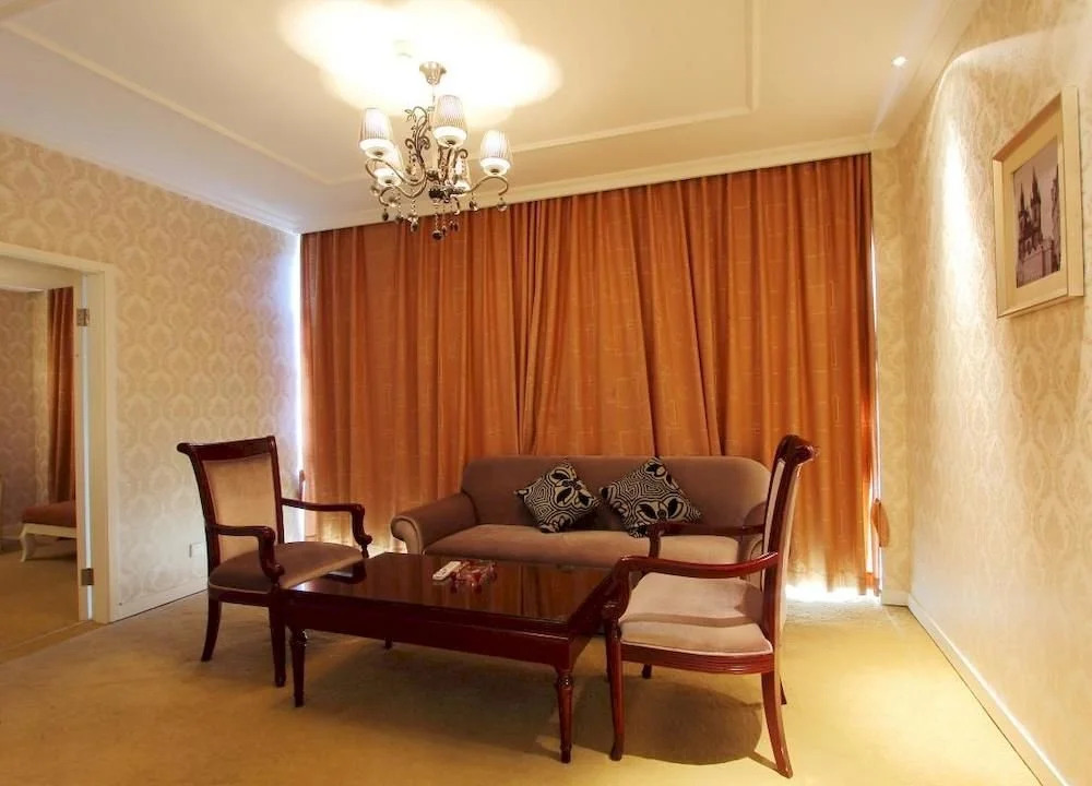 Tonglu Baioute Holiday Hotel