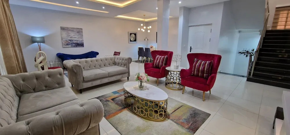 Luxury 3-bed House in Gated Estate With Pool Lekki