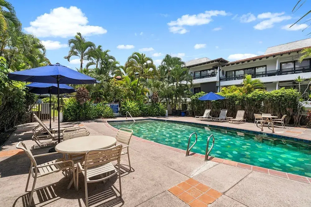 Oceanfront Complex - Updated Ground-floor Condo w/ AC & 2 Pools - Vrkcv
