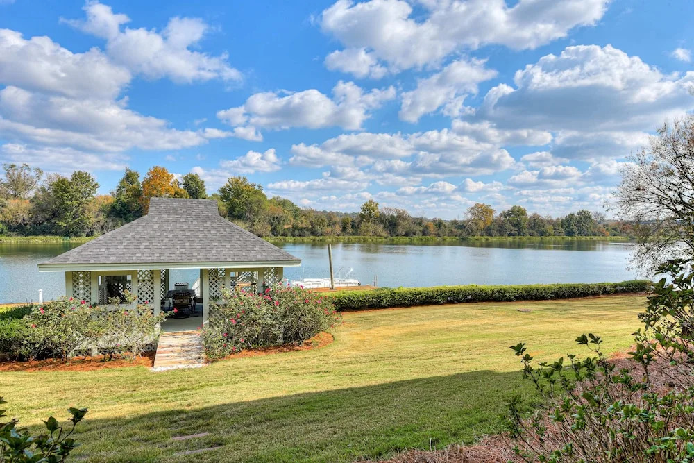 Beautiful 3BR Townhouse