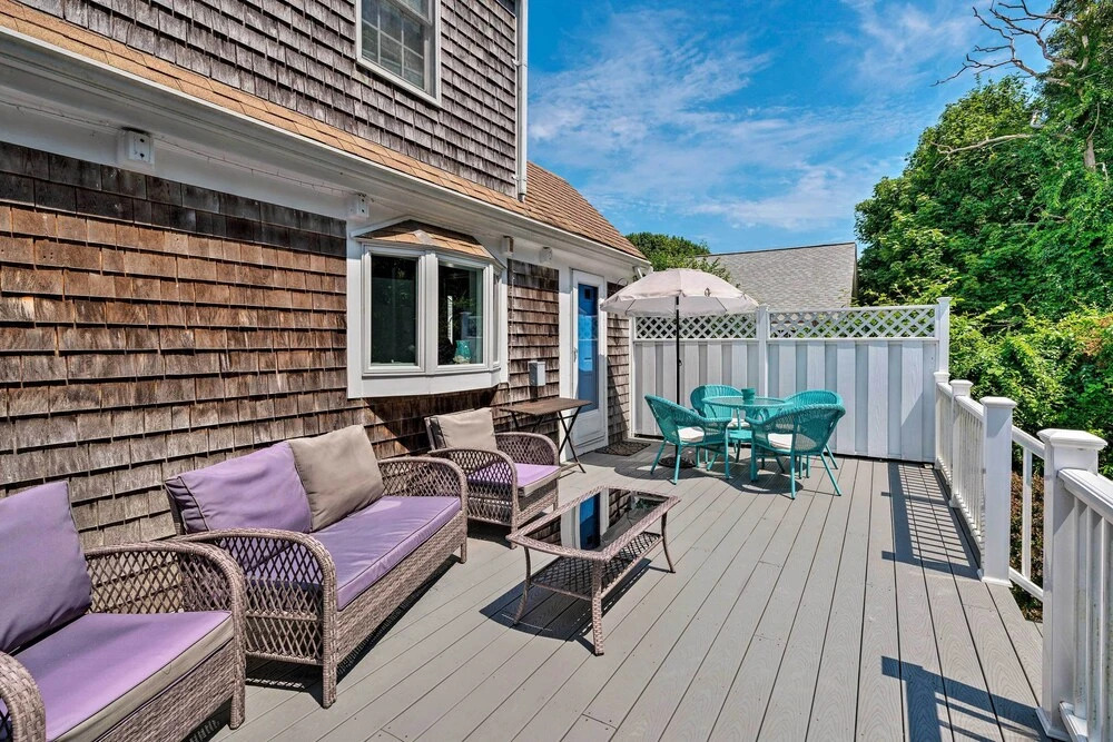 Waterfront Hyannis Gem: Walk to Hyannis Port Beach