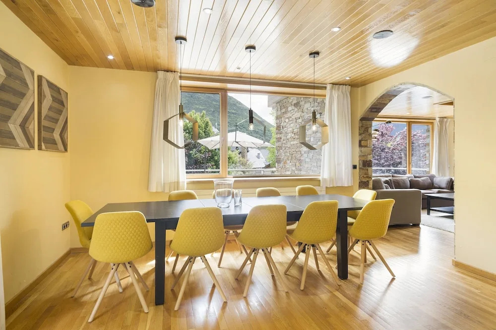 Luderna - Casa con jardín Montcorbison