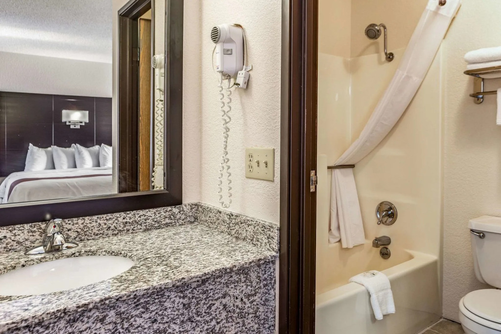 Quality Inn Lakefront