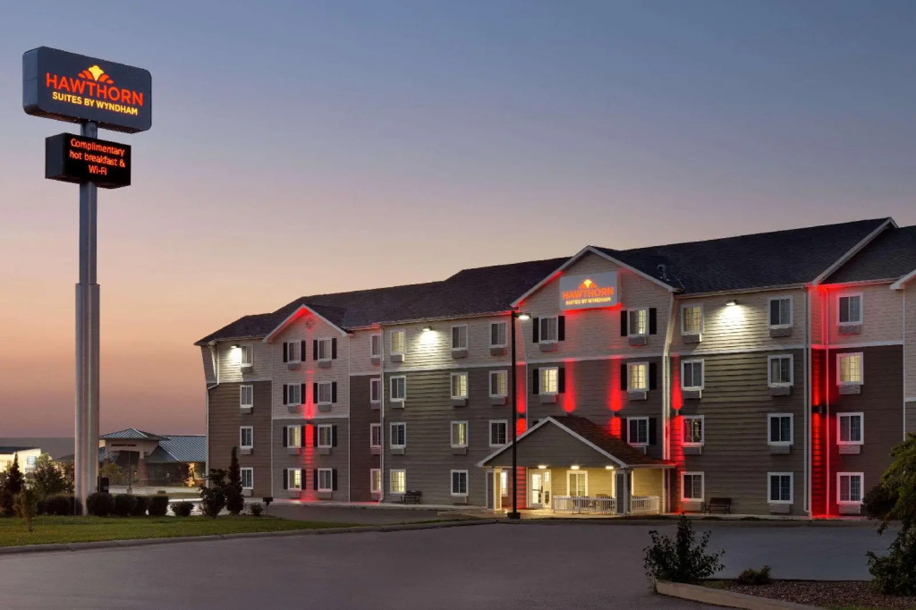 Hawthorn Suites by Wyndham St. Robert