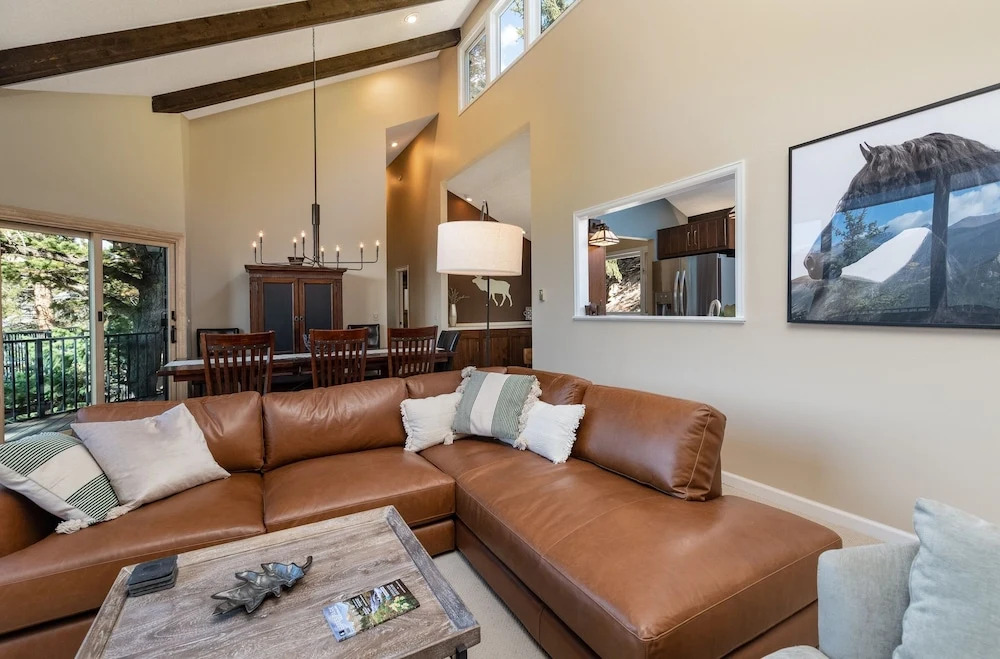 The Cedars Luxury  At Windcliff 5 Bedroom Home by RedAwning