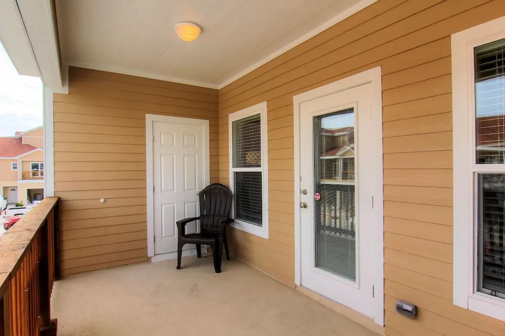 Beachside Bliss Bs404 3 Bedrooms 2.5 Bathrooms Condo