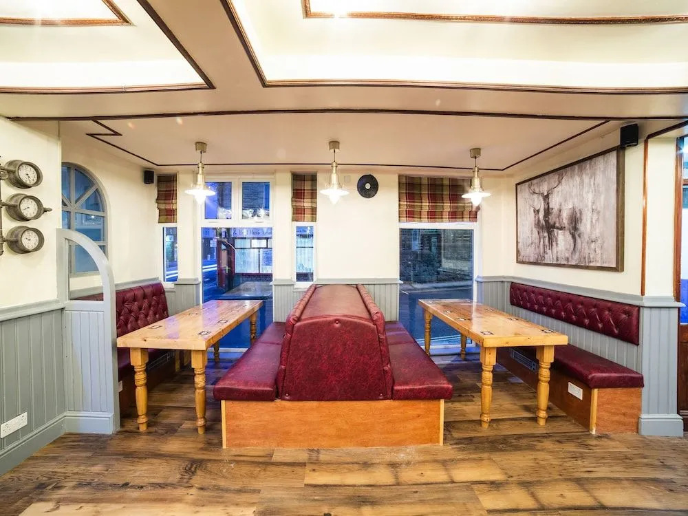 Churchills Hotel