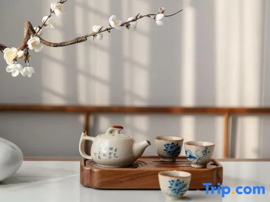 Moshang Qingya Hotel