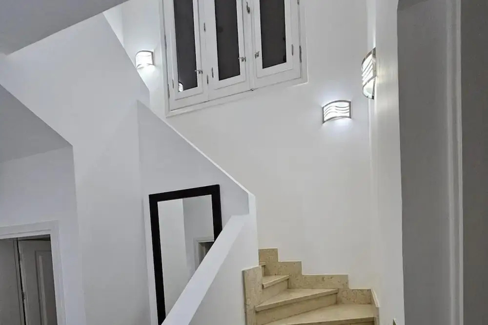 Villa - Sleeps 6 - Heated Pool - Garden - Parking