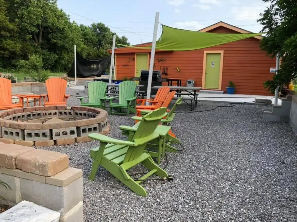 The Pumpkin Cottage sleeps 9+crib +grill/firepit