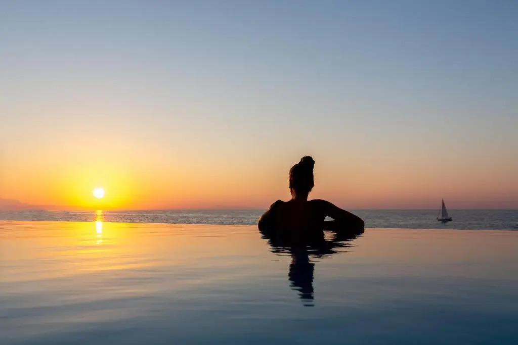 La Casa di Mare, Luxury Beach Front Villa with Private Pool, Whirlpools & Sauna, By ThinkVilla