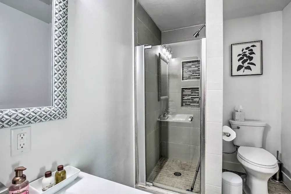 Norwalk Retreat w/ Pool ~ 11 Mi to Disneyland Park