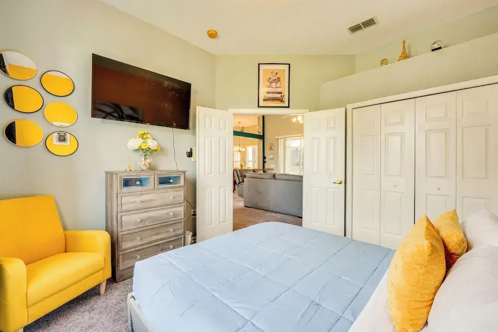 20 Mi to Disney: Family Home w Pool in Davenport