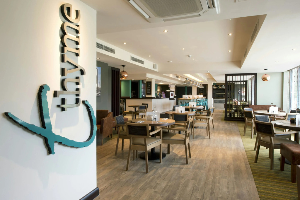 Premier Inn Newbury Town Centre South A339