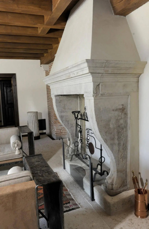 Delser Verona Manor House