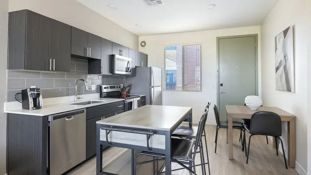 Landing Spectacular 1BD Yoga Studio Gym