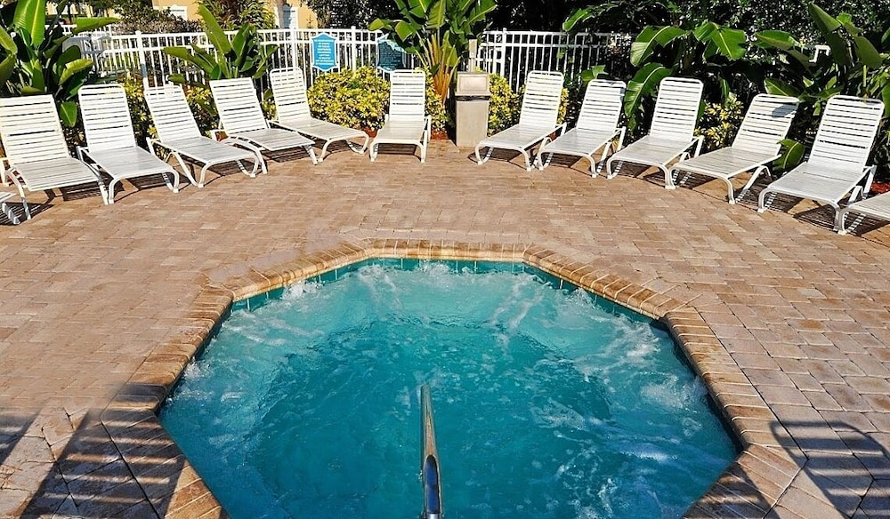 Resort Condo Near Disney With Pool, hot Tub, Tennis, Central AC, & Washer/dryer
