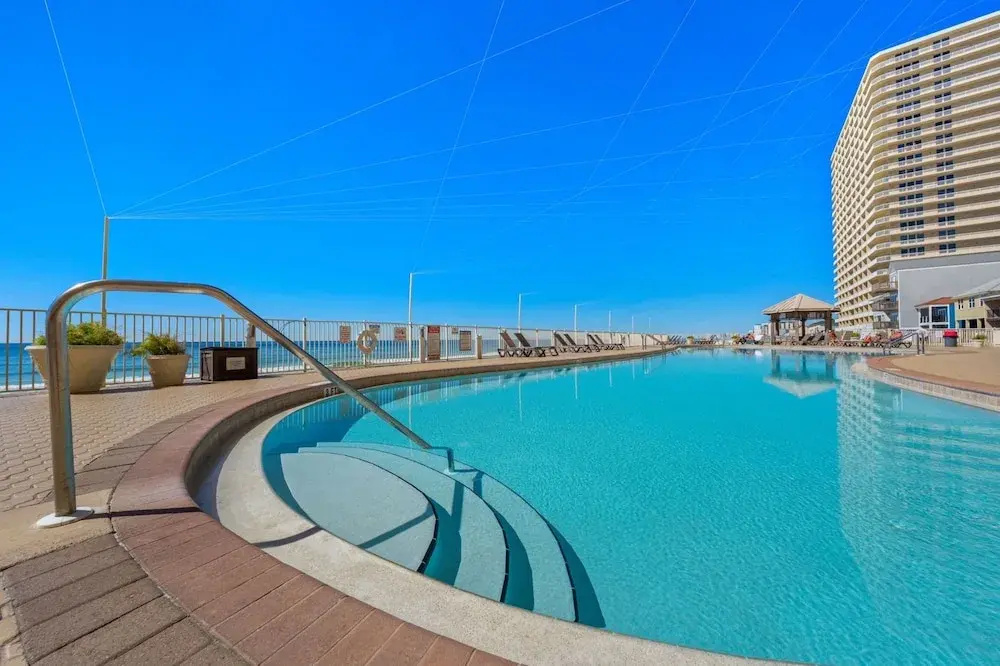 Treasure Shores3br Beachfront Corner Unit Sleeps 8 With Stunning Gulf Views!