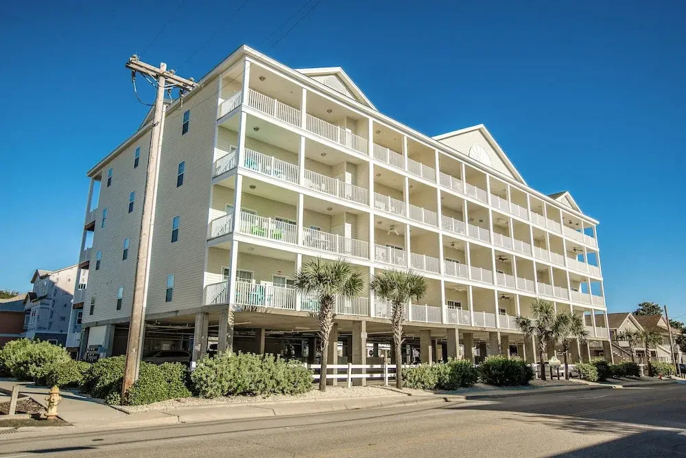 Coconut Grove - 403