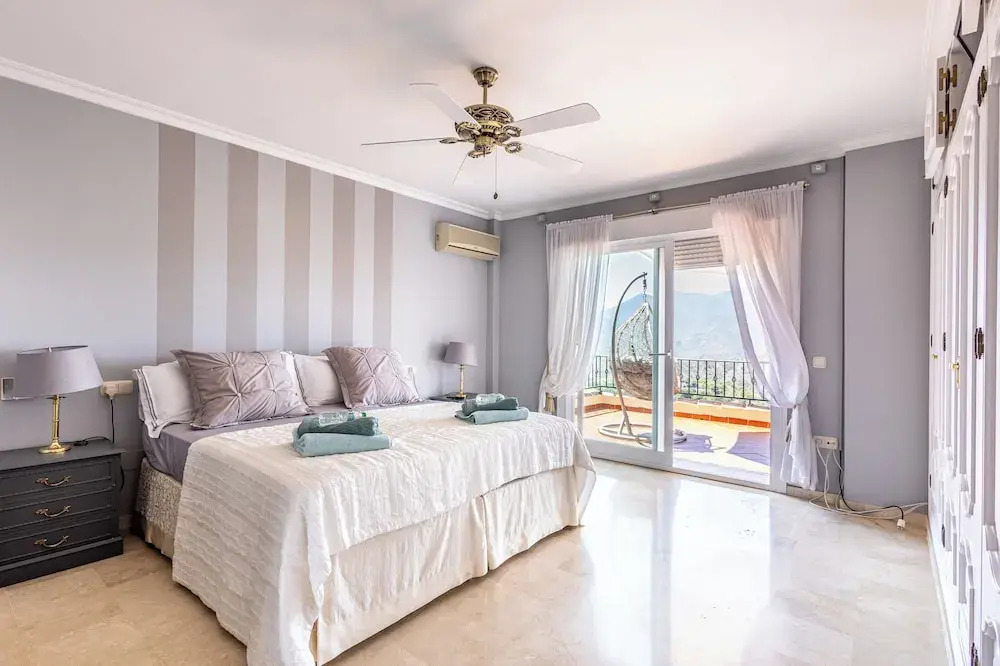 Stunning Golf Villa with Pool and Stunning Views
