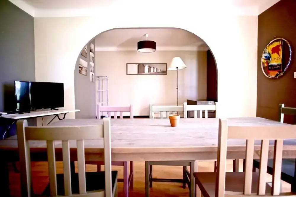 House With 2 Bedrooms in Saint-gilles, With Pool Access, Enclosed Gard