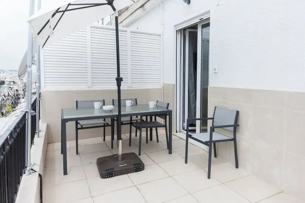 Modern Comfort 1Bd Apt with Balcony